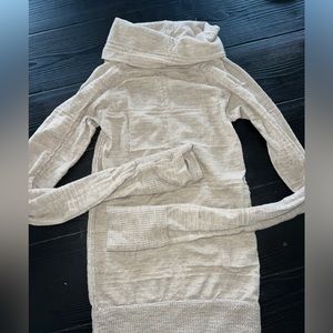 Athleta Long Sleeve Top